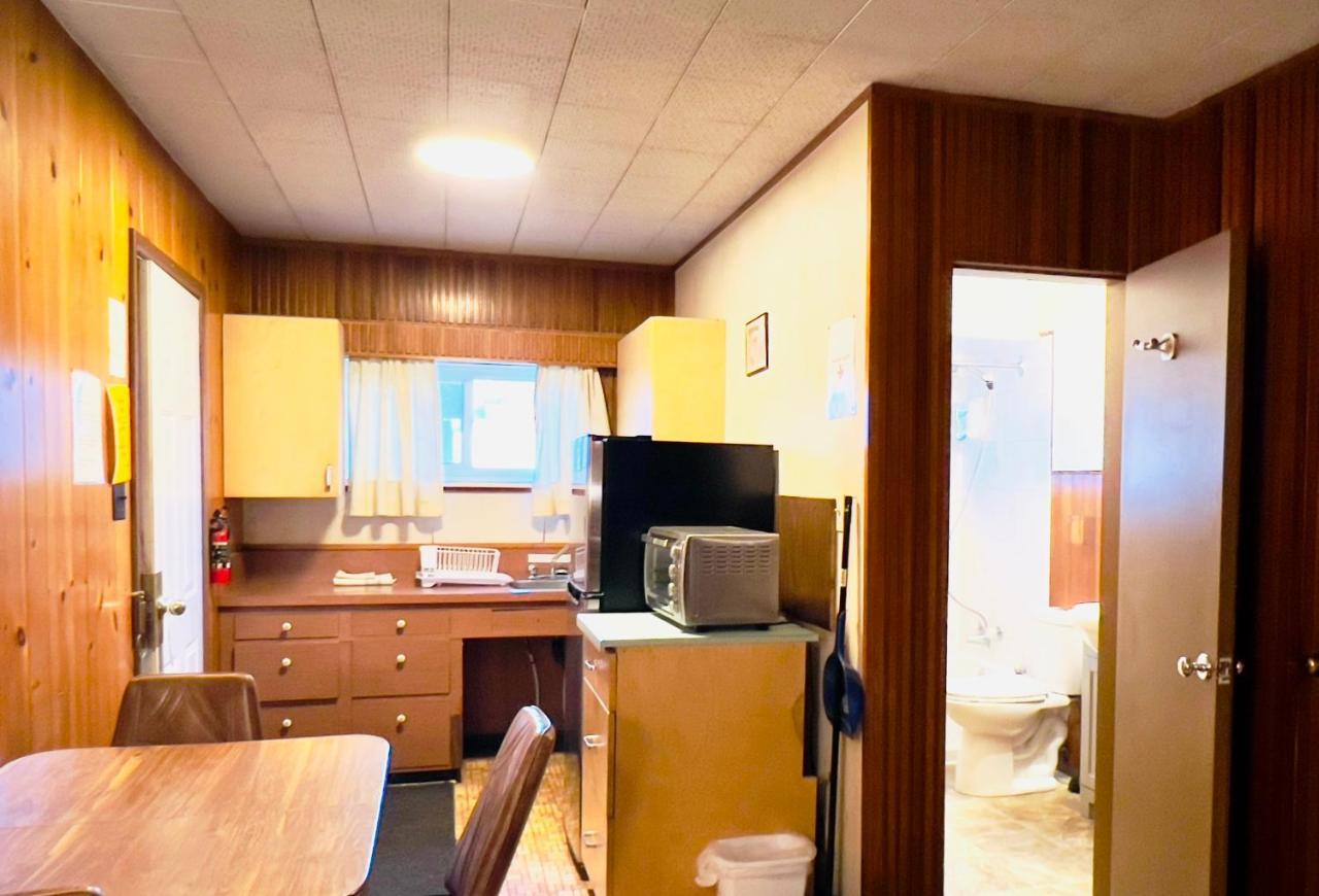 קווסנל Airport Inn מראה חיצוני תמונה
