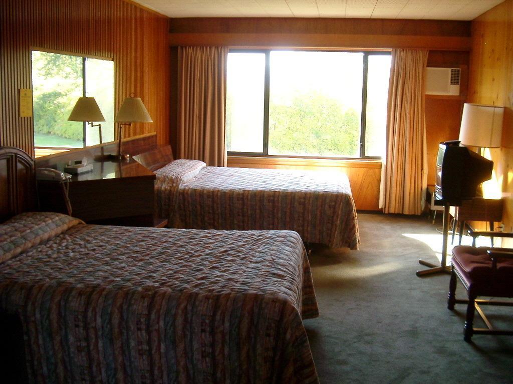 קווסנל Airport Inn מראה חיצוני תמונה