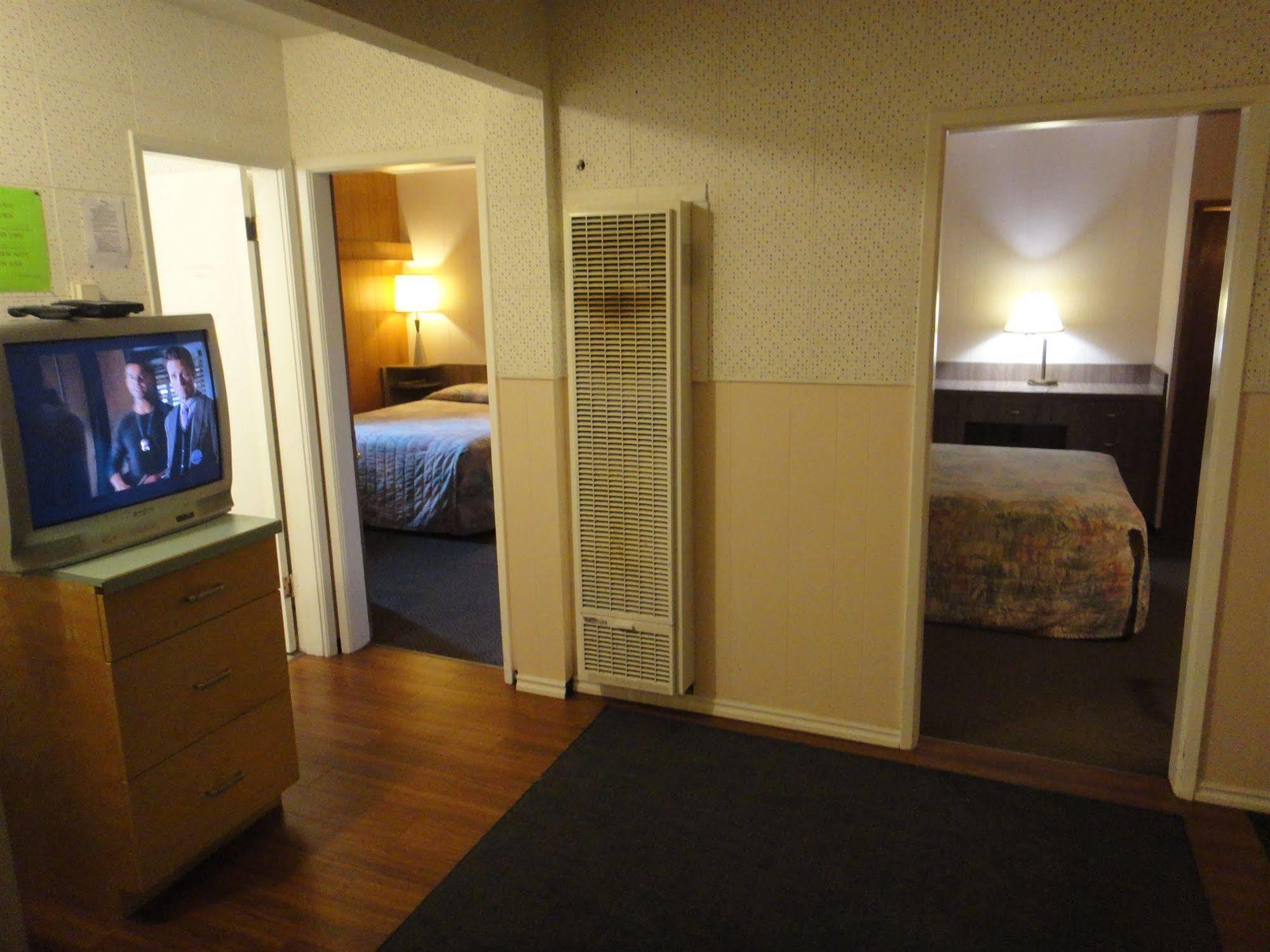 קווסנל Airport Inn מראה חיצוני תמונה