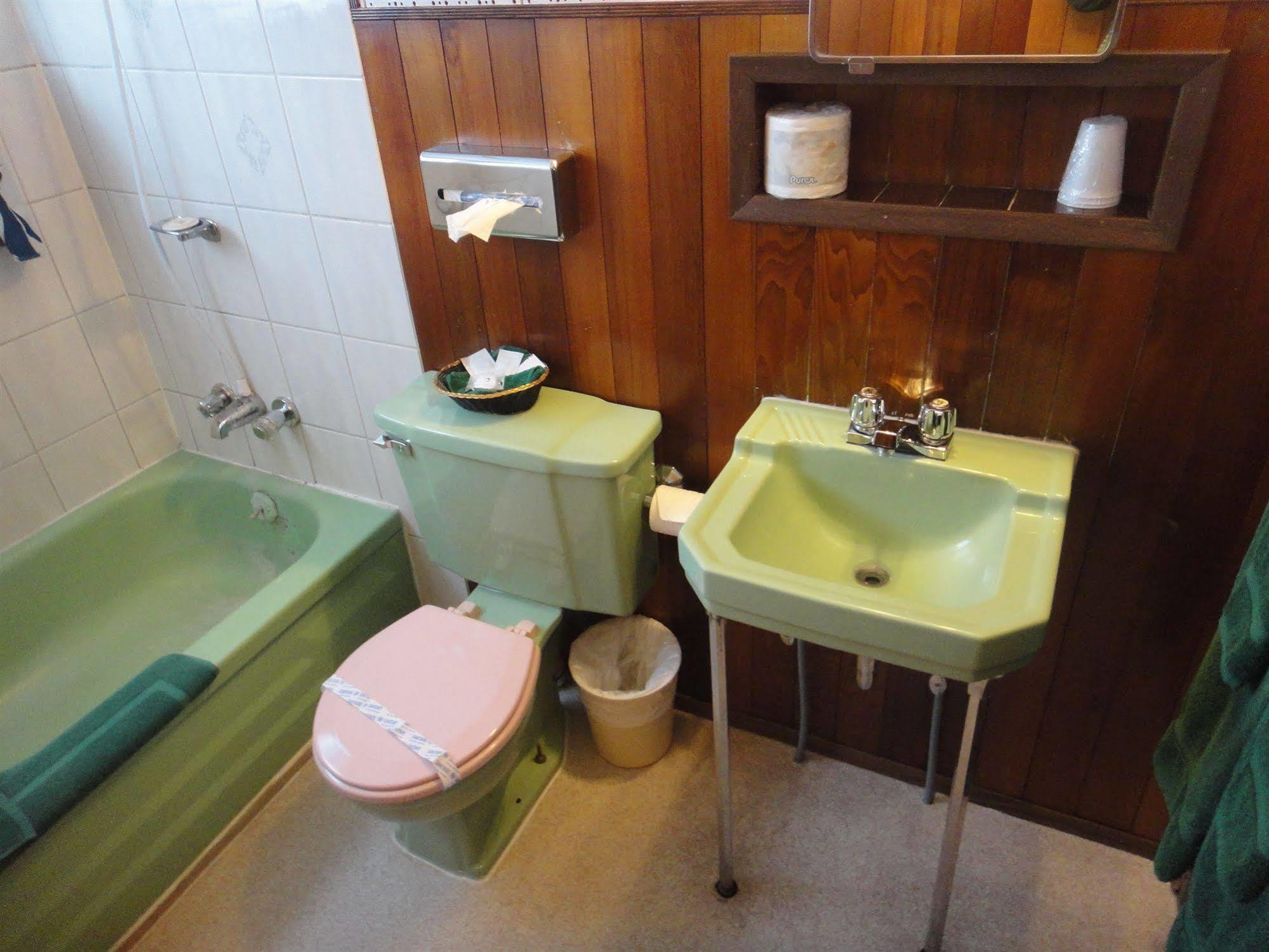 קווסנל Airport Inn מראה חיצוני תמונה