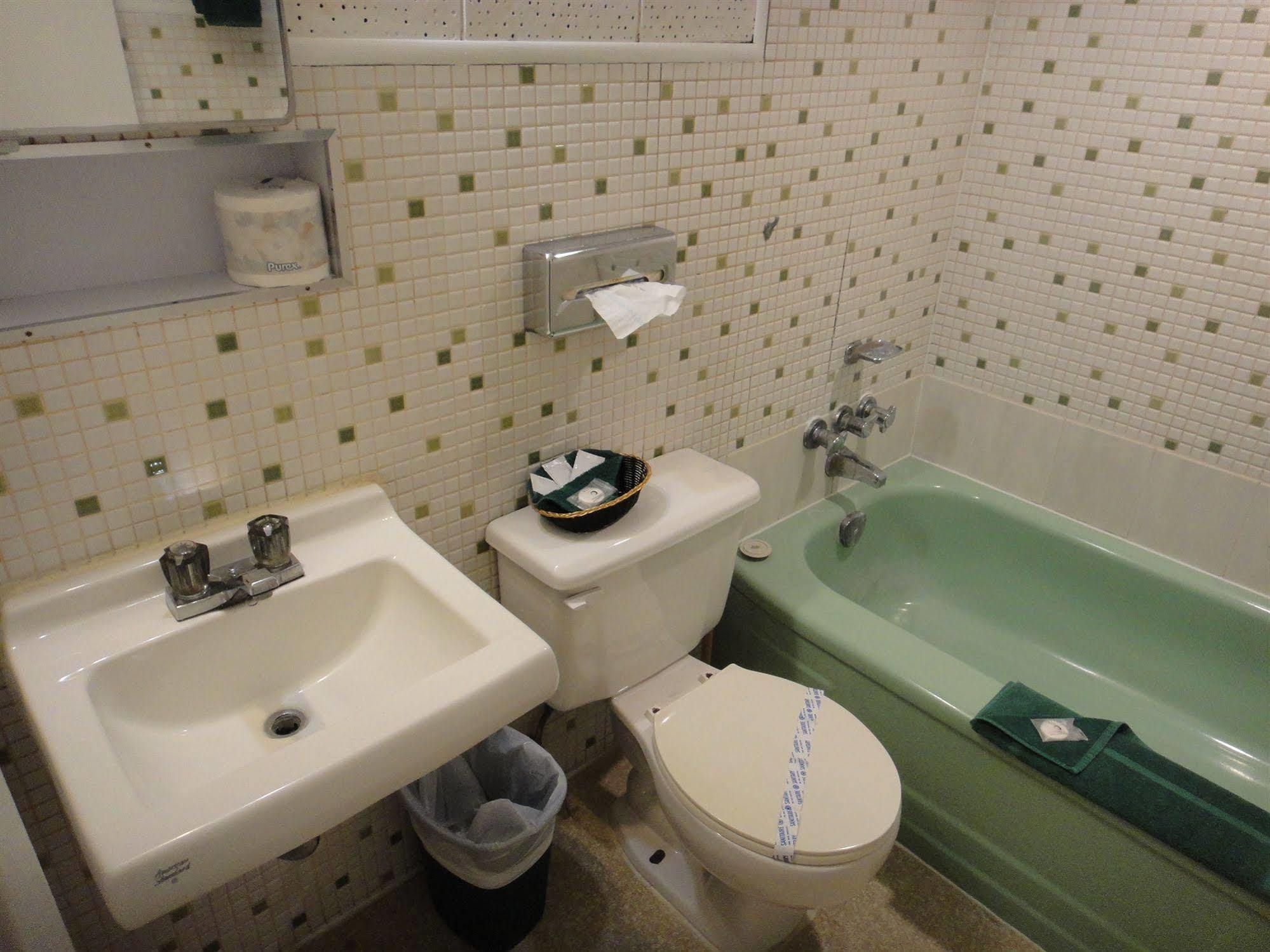 קווסנל Airport Inn מראה חיצוני תמונה
