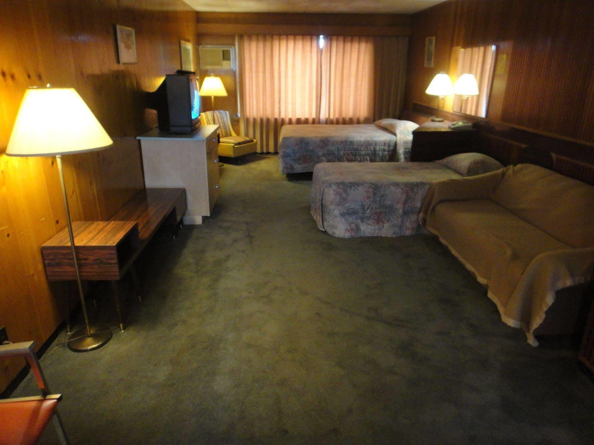 קווסנל Airport Inn מראה חיצוני תמונה