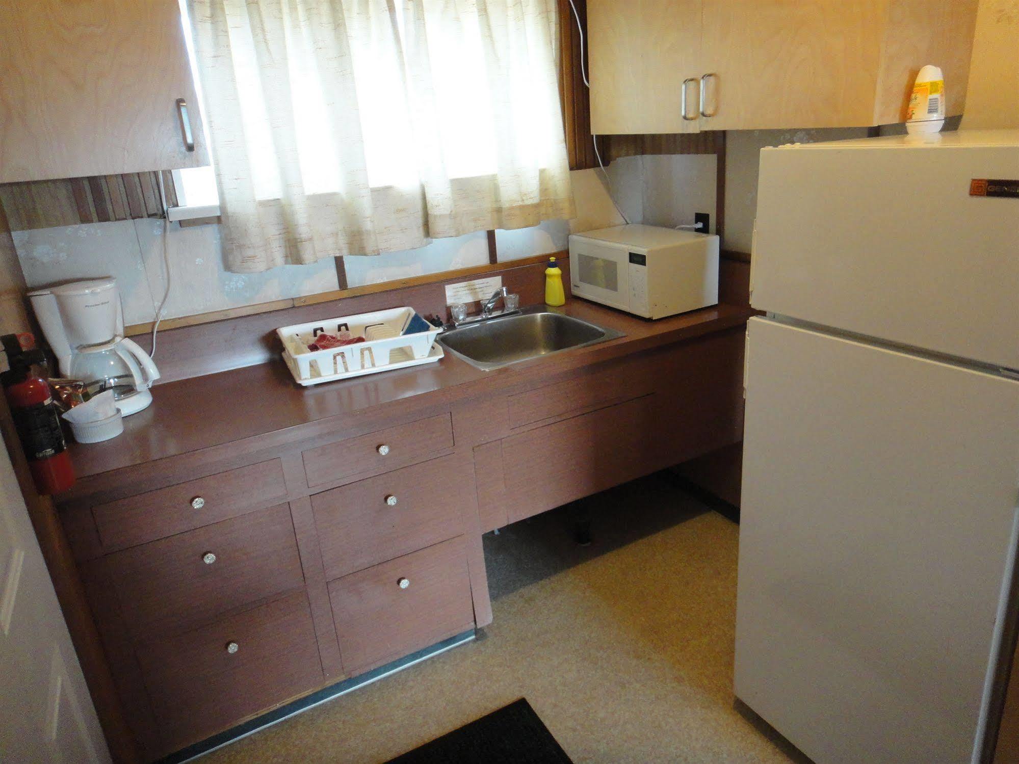 קווסנל Airport Inn מראה חיצוני תמונה